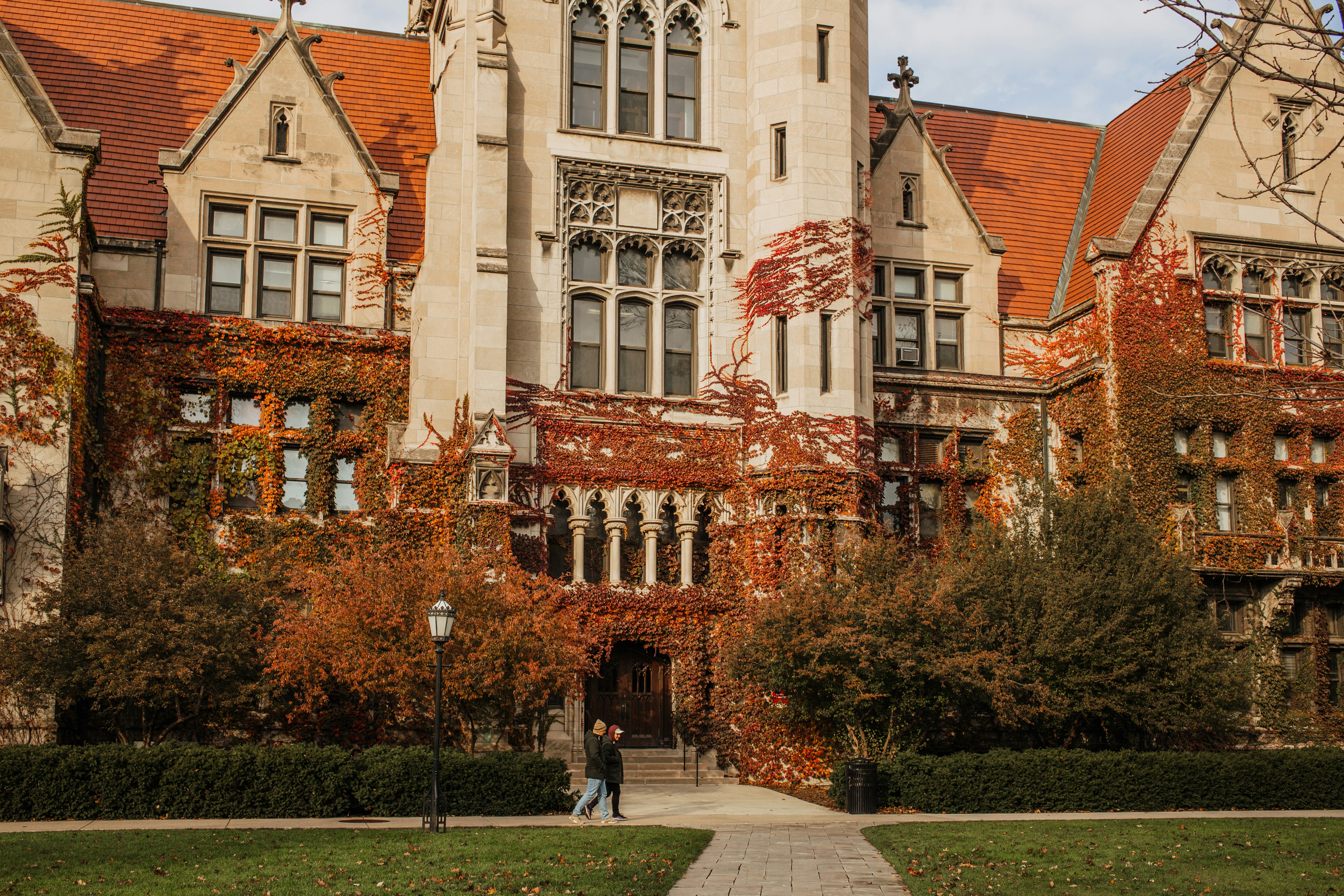 Image of a building on a college campus
